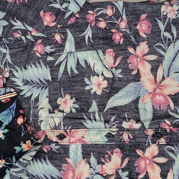 Cactus Floral  Print Button Down - Picture 5 of 8